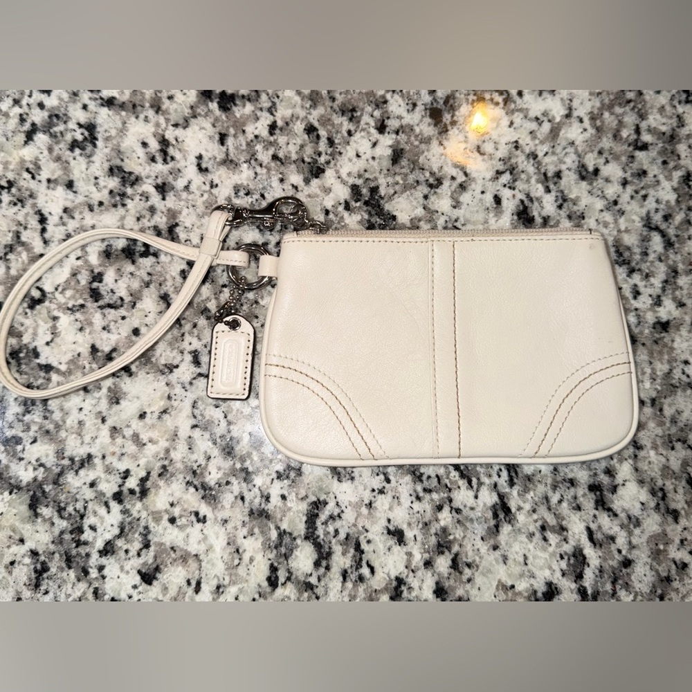 Coach White‎ Cream Ivory Leather Wristlet Y2K SoHo